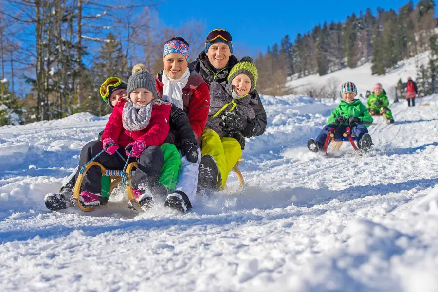 Naturrodelbahnen Aktivitäten im Winter gelebte Gastfreundschaft