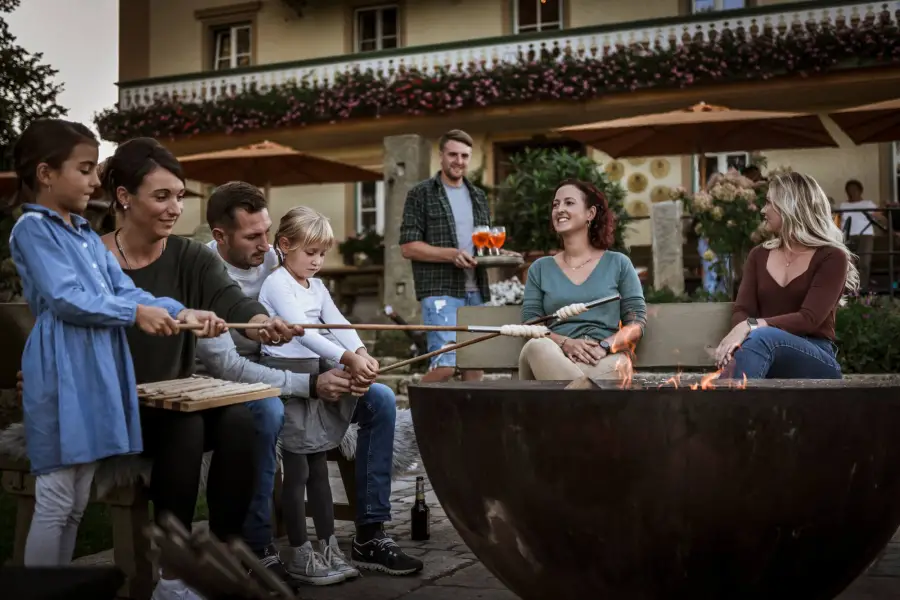 Ferienprogramm für Kinder Basteln Backen
