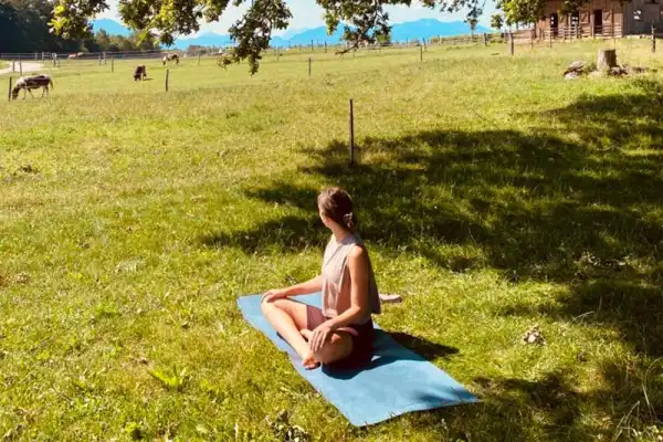 Entspannung durch Yoga Übungen im Bauernhofurlaub